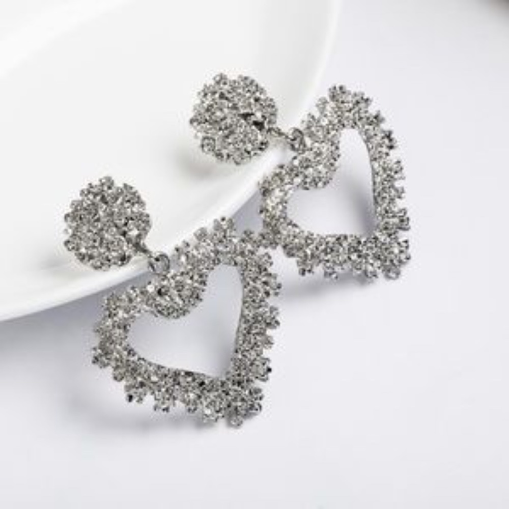 3/$30 Rinda Heart Dangle Earrings - Picture 4 of 4
